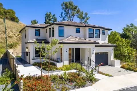1029 N Staley Ln, Los Angeles, CA 90042