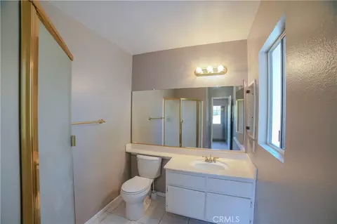 Bath - 30446 Spica Ct, Temecula, CA 92592 photo 2 of 2