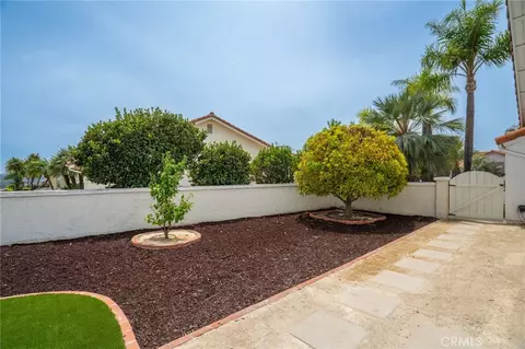 Exterior - 13971 Pequot Dr, Poway, CA 92064 photo 3 of 10