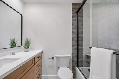 Bath - 13971 Pequot Dr, Poway, CA 92064 photo 4 of 6
