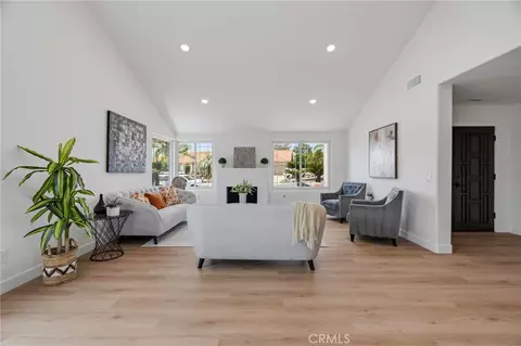 Living - 13971 Pequot Dr, Poway, CA 92064 photo 3 of 4
