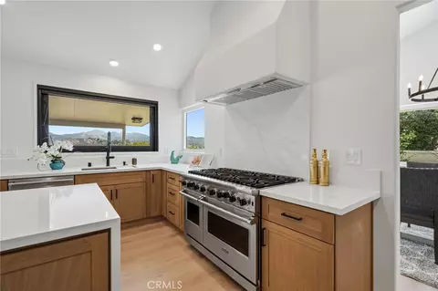 Kitchen - 13971 Pequot Dr, Poway, CA 92064 photo 7 of 8
