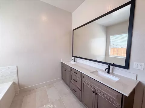 Bath - 2262 N Marion, Clovis, CA 93619 photo 2 of 4