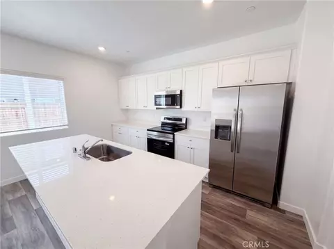 Kitchen - 4472 Bellaire, Clovis, CA 93619 photo 1 of 2