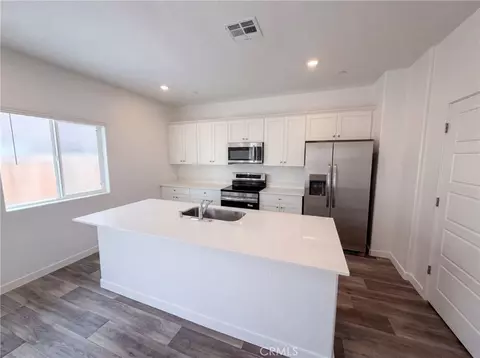 Kitchen - 4472 Bellaire, Clovis, CA 93619 photo 2 of 2