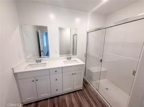 Bath - 4472 Bellaire, Clovis, CA 93619 photo 2 of 4