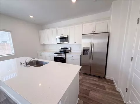 Kitchen - 4496 Bellaire, Clovis, CA 93619 photo 1 of 2