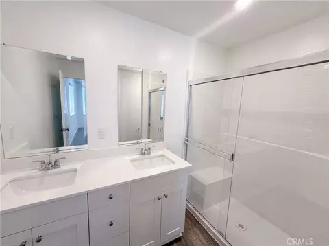 Bath - 4496 Bellaire, Clovis, CA 93619 photo 2 of 4