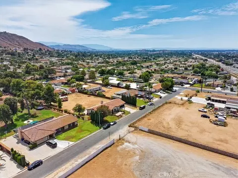 View/Area - 7950 Olivia Way, Riverside, CA 92509 photo 5 of 5