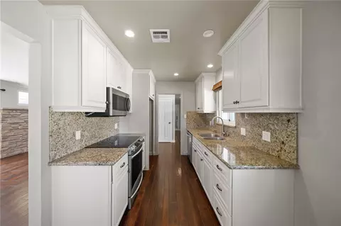 Entry Way - 4432 Beverly Ct, Riverside, CA 92506 photo 2 of 2