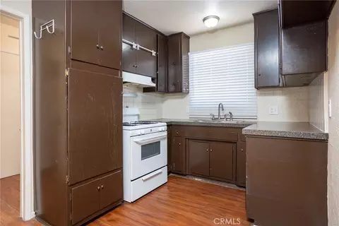 Kitchen - 16563 Barbee, Fontana, CA 92336 photo 2 of 2