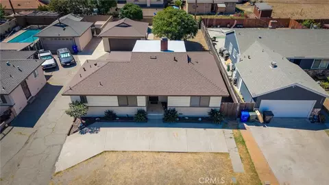 View/Area - 16563 Barbee, Fontana, CA 92336 photo 3 of 13