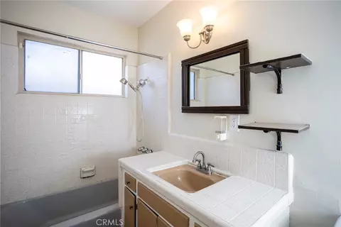 Bath - 16563 Barbee, Fontana, CA 92336 photo 4 of 4