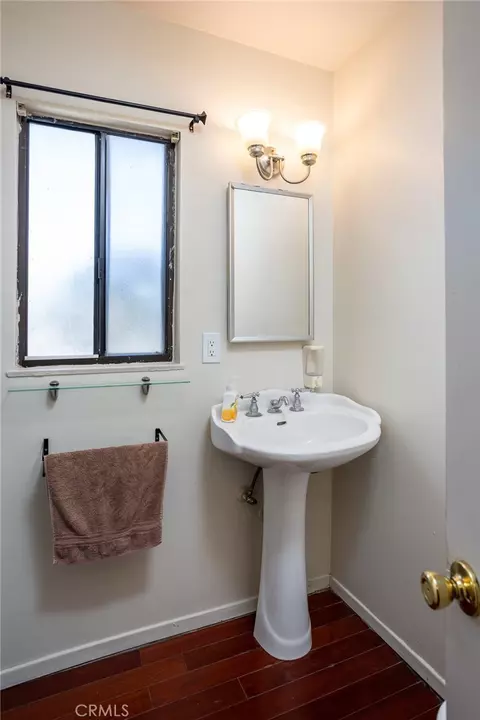 Bath - 16563 Barbee, Fontana, CA 92336 photo 2 of 4