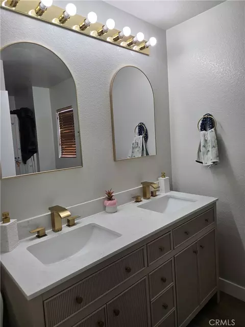 Bath - 14068 Ruby, Hesperia, CA 92344 photo 2 of 6