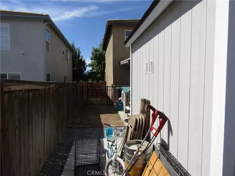 Exterior - 14068 Ruby, Hesperia, CA 92344 photo 5 of 5