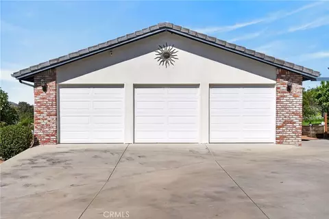 Exterior - 14325 Bush Ave, Riverside, CA 92508 photo 21 of 23