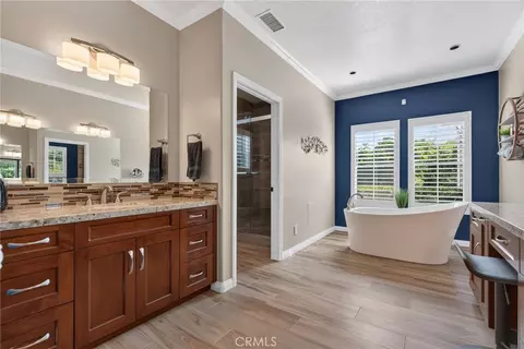 Bath - 14325 Bush Ave, Riverside, CA 92508 photo 2 of 6