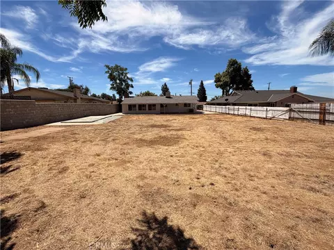 Exterior - 33640 Reedywoods, Yucaipa, CA 92399 photo 4 of 5