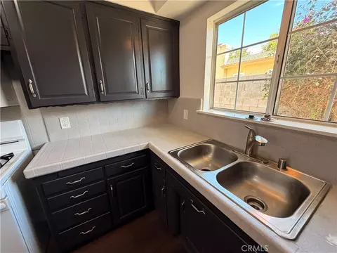 Kitchen - 33640 Reedywoods, Yucaipa, CA 92399 photo 2 of 2