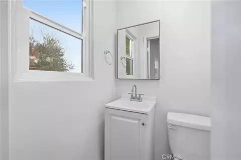 Bath - 644 Hillside Ter, Vista, CA 92084 photo 4 of 4