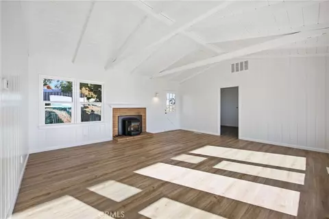 Living - 644 Hillside Ter, Vista, CA 92084 photo 3 of 6