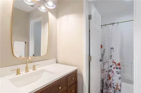 Bath - 1298 Canterbury, Perris, CA 92571 photo 1 of 3