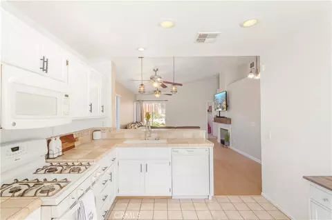 Kitchen - 1298 Canterbury, Perris, CA 92571 photo 1 of 3