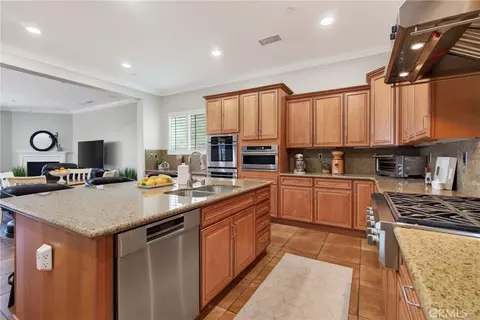 Kitchen - 540 Mountain House, Riverside, CA 92506 photo 3 of 4