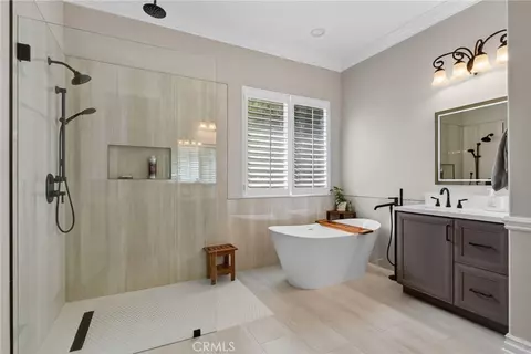 Bath - 540 Mountain House, Riverside, CA 92506 photo 2 of 7