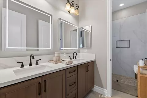 Bath - 540 Mountain House, Riverside, CA 92506 photo 5 of 7