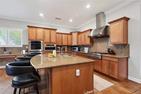 Kitchen - 540 Mountain House, Riverside, CA 92506 photo 2 of 4