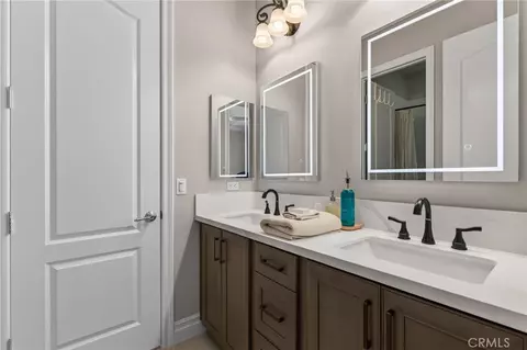 Bath - 540 Mountain House, Riverside, CA 92506 photo 6 of 7