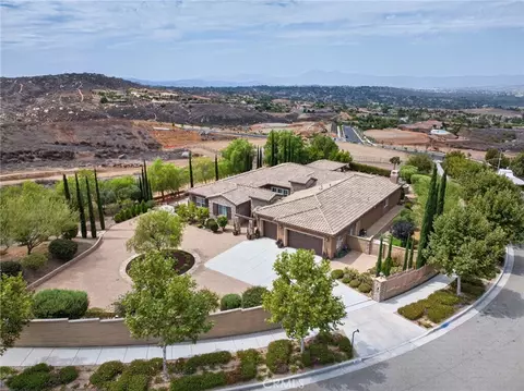 View/Area - 540 Mountain House, Riverside, CA 92506 photo 2 of 10