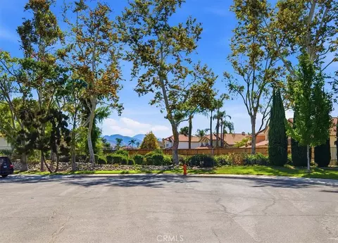 Exterior - 29028 Willow Crk, Highland, CA 92346 photo 13 of 16