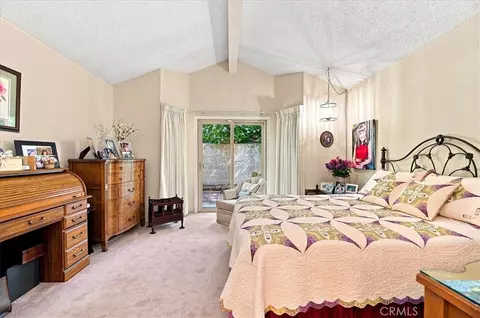 Bedroom - 29028 Willow Crk, Highland, CA 92346 photo 2 of 4
