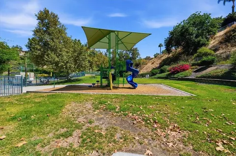 Exterior - 29028 Willow Crk, Highland, CA 92346 photo 16 of 16