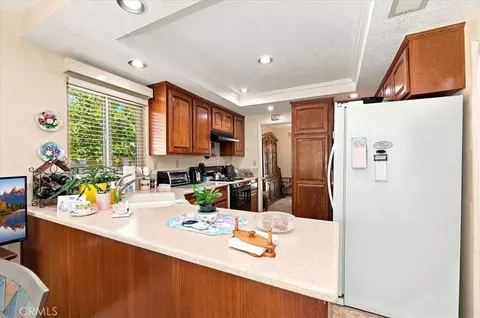 Kitchen - 29028 Willow Crk, Highland, CA 92346 photo 1 of 6