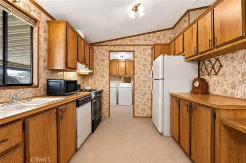 661 Roadrunner, Perris, CA 92570 photo 7