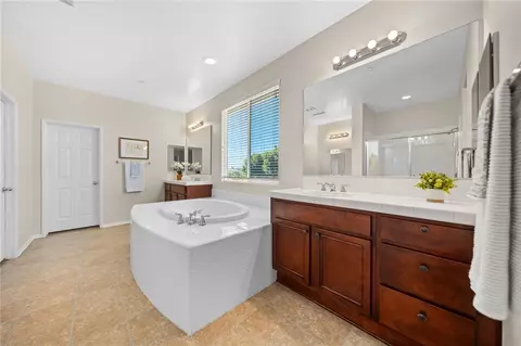 Bath - 9511 Capitan Ct, Riverside, CA 92508 photo 2 of 7