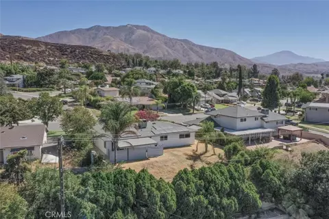 View/Area - 3803 Piedmont, Highland, CA 92346 photo 4 of 5