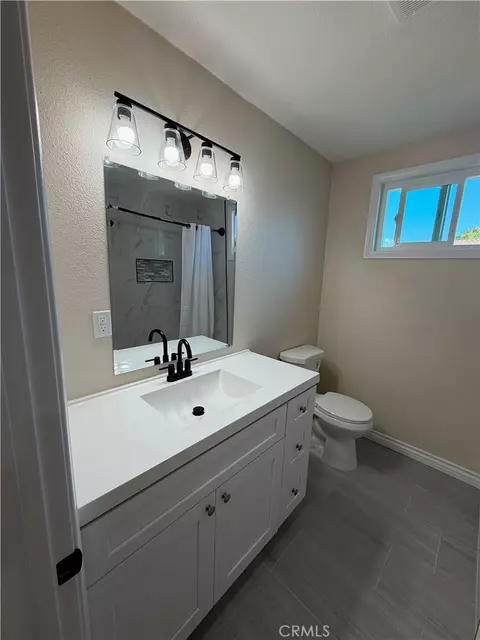 Bath - 701 N Willow Ave, Compton, CA 90221 photo 3 of 5