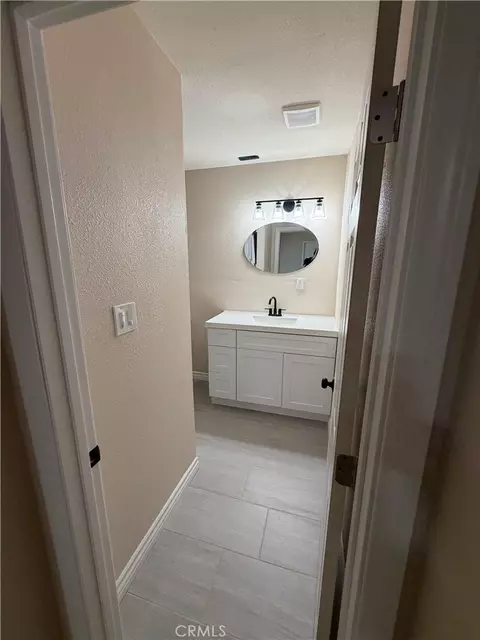 Bath - 701 N Willow Ave, Compton, CA 90221 photo 4 of 5