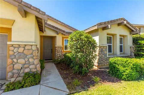 Exterior - 17133 Spring Canyon Pl, Riverside, CA 92503 photo 4 of 8