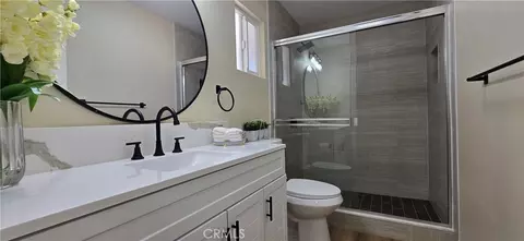Bath - 22401 Ellis Ave, Perris, CA 92570 photo 1 of 4