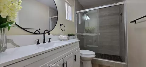 Bath - 22401 Ellis Ave, Perris, CA 92570 photo 1 of 4