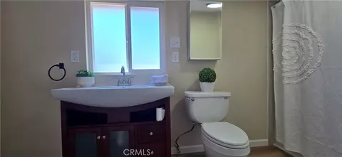 Bath - 22401 Ellis Ave, Perris, CA 92570 photo 3 of 4