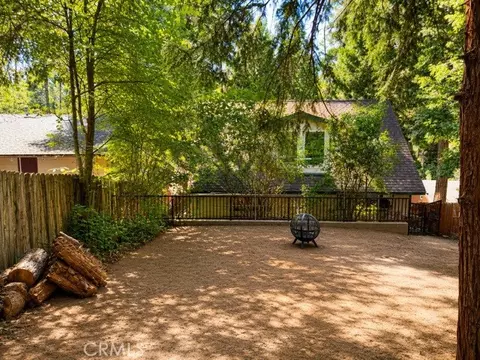 Exterior - 23697 Bowl Rd, Crestline, CA 92325 photo 5 of 6