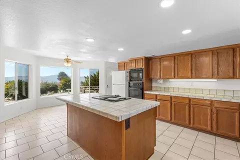 Kitchen - 7350 Live Oak, Riverside, CA 92509 photo 4 of 4