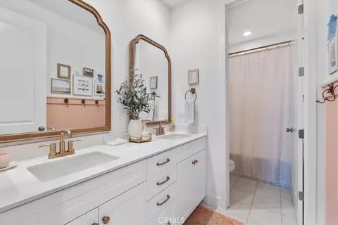 Bath - 17029 Doria Ct, Riverside, CA 92503 photo 3 of 3